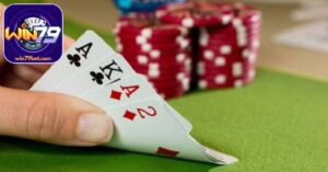 Người chơi bài catte sẽ so bài với đối thủ để tìm ra người thắng cuộc