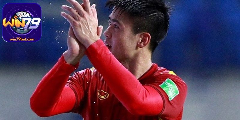 Đỗ Duy Mạnh là chàng tuyển thủ quốc gia Việt Nam có tài năng nổi bật